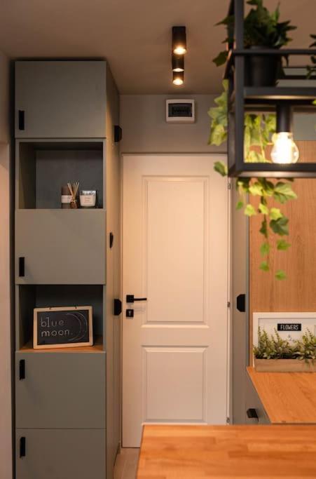 Blue Moon. Cozy Apartment Near Iulius Mall คลูจ-นาโปกา ภายนอก รูปภาพ