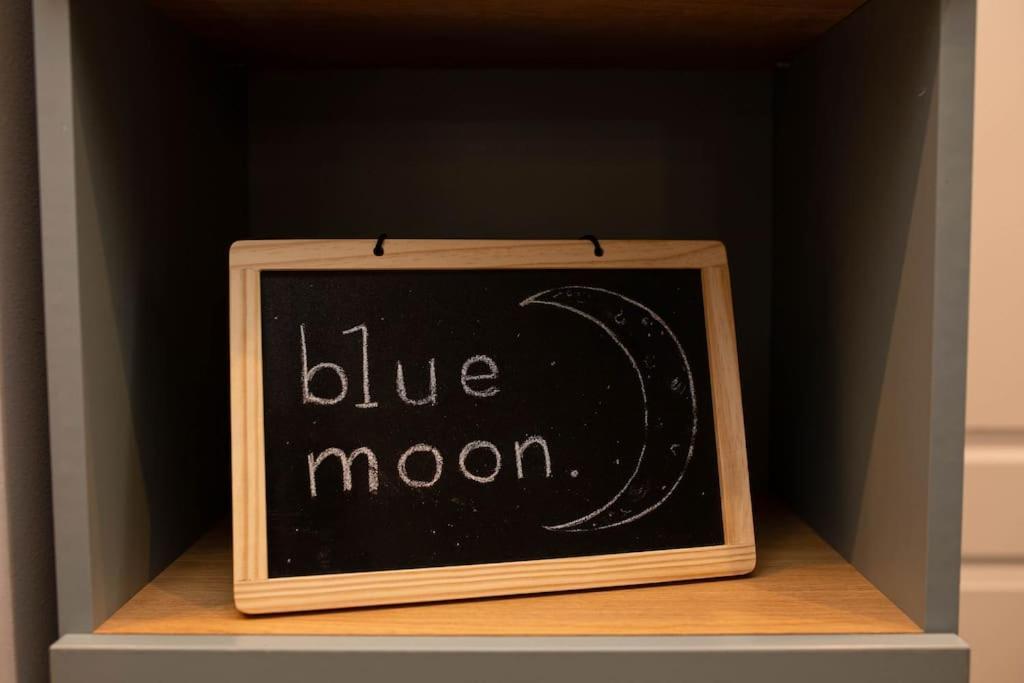 Blue Moon. Cozy Apartment Near Iulius Mall คลูจ-นาโปกา ภายนอก รูปภาพ